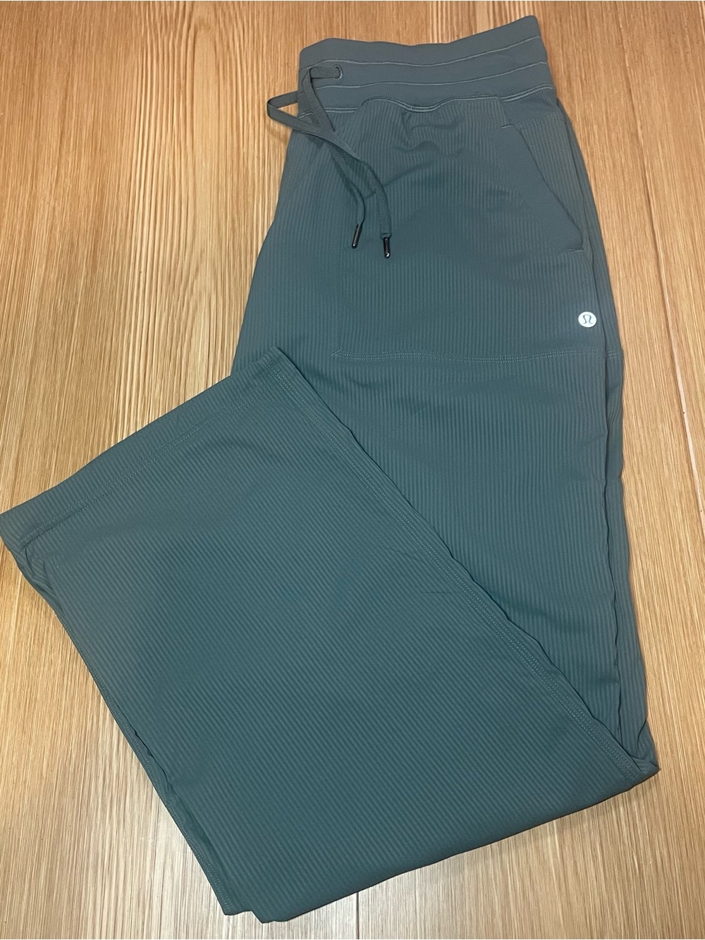 Lululemon Dance Studio Mid-Rise Wide-Leg Pant Ribbed Medium Forest Green Sz 12